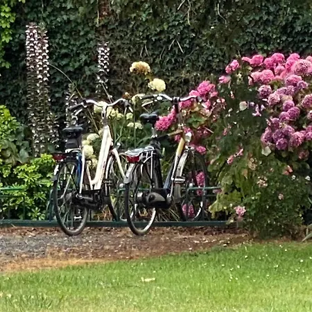 Couette-café Manoir De La Riviere 4*