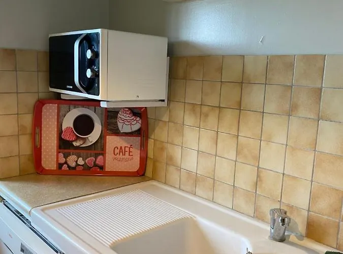 Manoir De La Riviere 4*