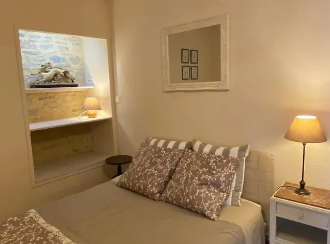 Manoir De La Riviere Bed and Breakfast