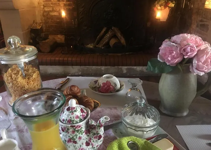 Manoir De La Riviere Bed and Breakfast