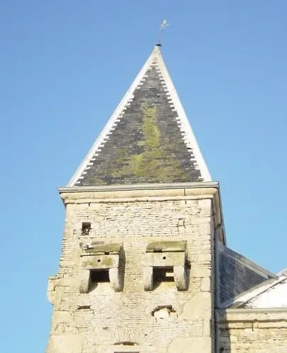 Manoir De La Riviere Bed and Breakfast 4*